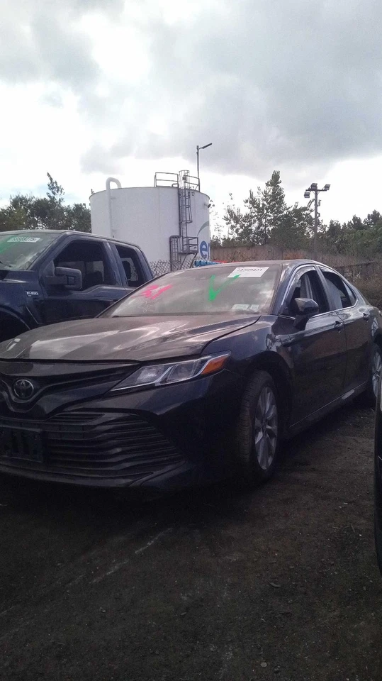 Guardabarros delantero izquierdo usado se adapta a: Toyota Camry 2019 delantero izquierdo grado A Foto 2 de 4