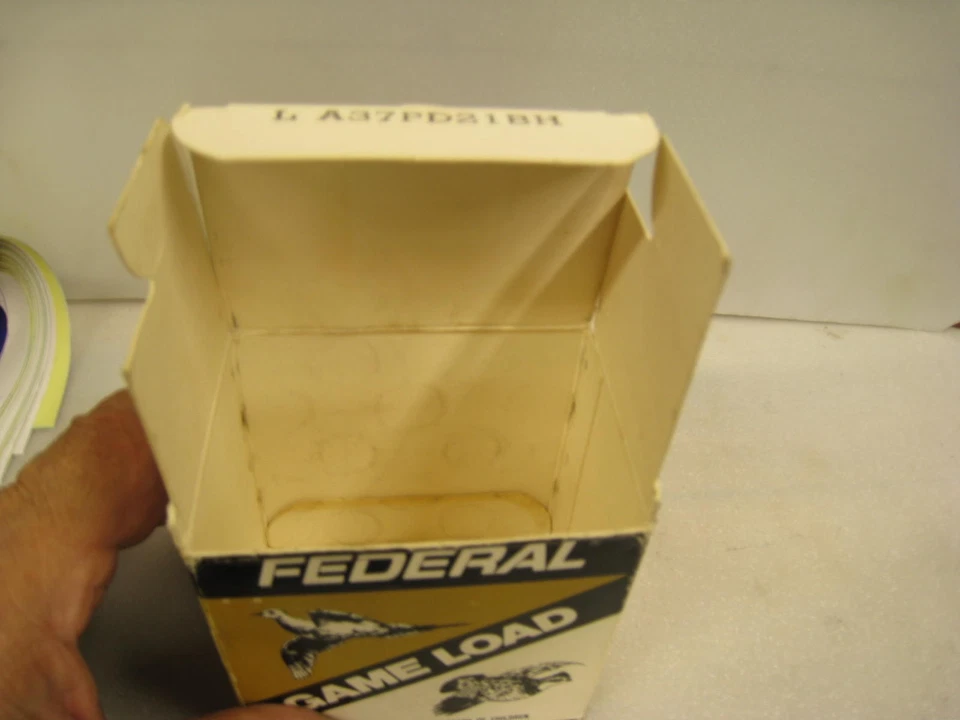 FEDERAL GAME LOAD SHOTGUN SHELL BOX TARGET LOAD EMPTY PAPER shot 20 gauge - Image 3 of 4