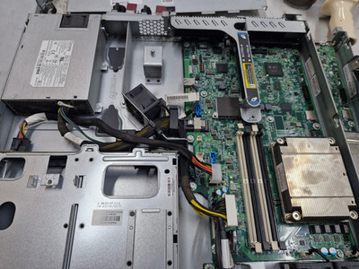 HPE Proliant DL20 Gen9 ddr4 server inkl. caddys und intel xeon E3-1240V5