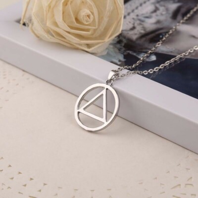 Collana del Rap Rapper EMINEM triangolo HIP HOP NECKLACE TRIANGLE ...