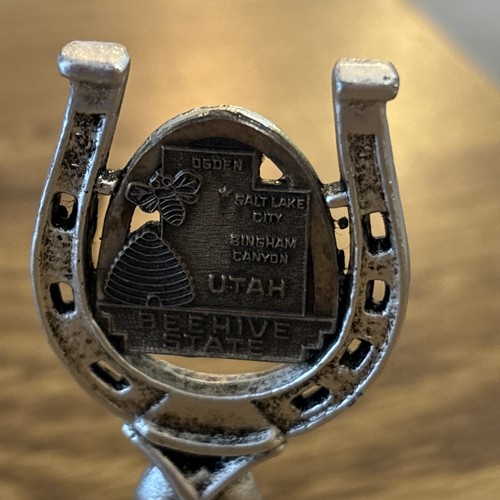 Utah The Beehive State Souvenir Campana Diseño Herradura, Metal 3-5/8"T - Imagen 2 de 4