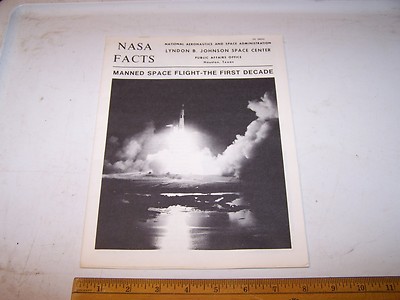 1977 NASA - Manned Space Flight - The First Decade - Fact Sheet 