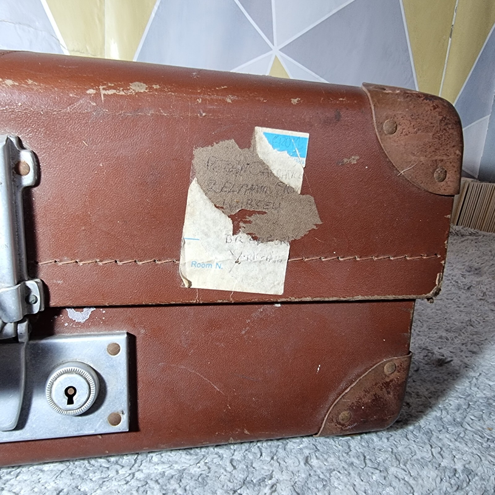 Vintage Leather Revelation Patinated Suitcase / Trunk TV Theatre Prop