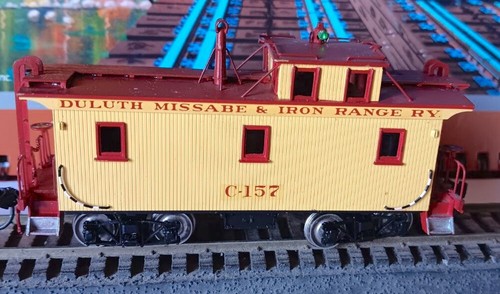 Shoreham Shops DM&IR Class Short Caboose W/O Side Beam C-157 - Picture 2 of 9