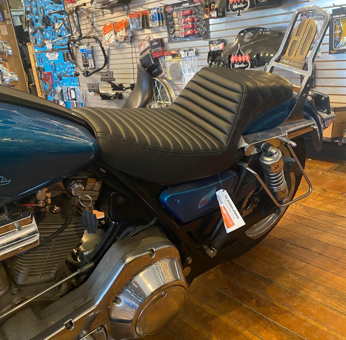 1982-2000 Harley FXR Saddlemen Step Up Tuck-n-Roll & Lattice