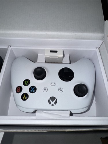 Microsoft Xbox Series S 512GB White - Picture 6 of 10