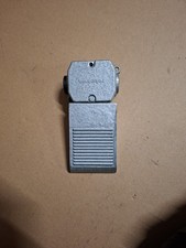 Fußschalter 6A Endschalter Taster WMW FUW 200 250 315 400 Heckert Fräsmaschine 