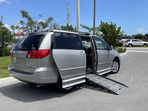 2008 Toyota Sienna Toyota Sienna XLE Wheelchair Ramp Van Braun Handicap 08