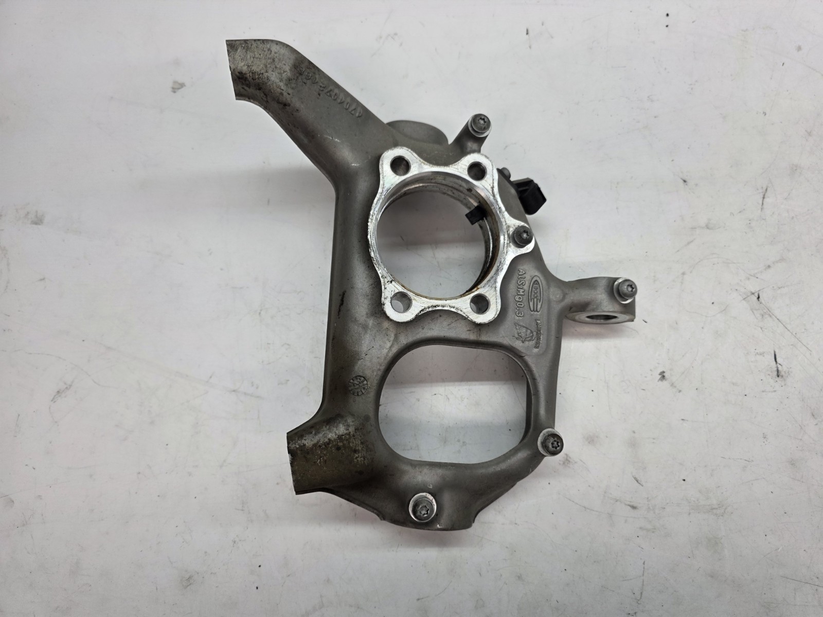 LAMBORGHINI AVENTADOR LP740 LP770 FRONT  RIGHT SIDE HUB KNUCKLE OEM 470407246E