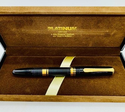 Platinum Fountain Pen 3776 Gathered Black 14K Fine