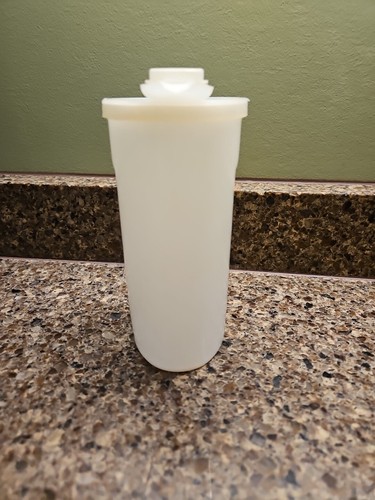 Tupperware 16 oz/2 Cup Sweet Saver with Seal, Pour Spout & Cap White Vintage - Picture 2 of 12