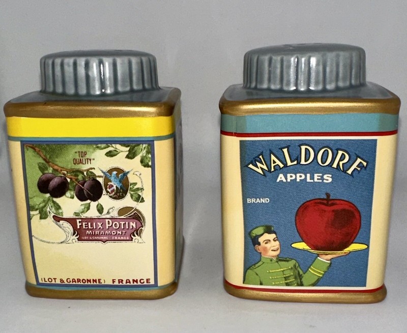 Vintage Oneida Sakura NY Labels Waldorf Salt Pepper Shakers Set of 2