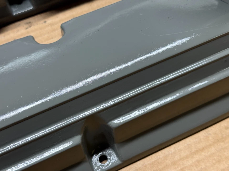 Cubiertas de válvula de aluminio de fábrica para Ford Mustang 87-93 con tapa de aceite y deflector Cobra OEM Foto 4 de 4