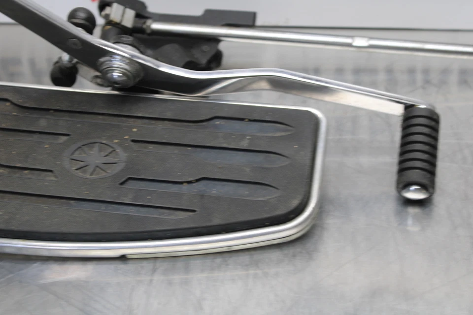 09 YAMAHA ROYAL STAR XVZ1300TF ВЕНЧУРНЫЙ ЛЕВЫЙ ПЕРЕДНИЙ НОЖНОЙ УПОР КОЛЫШЕК ШАГ BB151 - Изображение 3 из 4