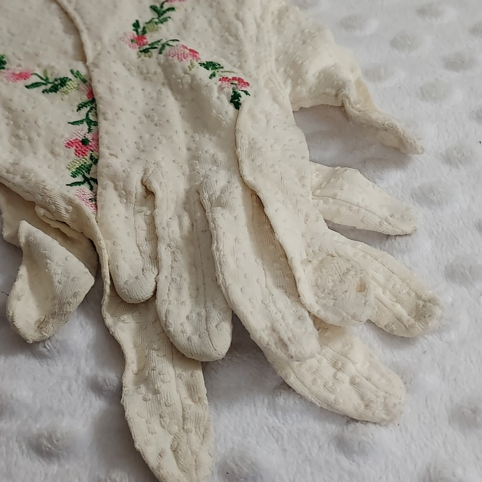 Vintage White Floral Gloves Formal Kayser 6  Dot Embroidered Pink Green Flowers 