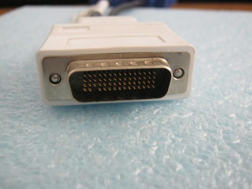 IBM FRU: 42Y8181 Dual VGA Cable. Dongle DMS to 15Pin SVGA  - Picture 3 of 3