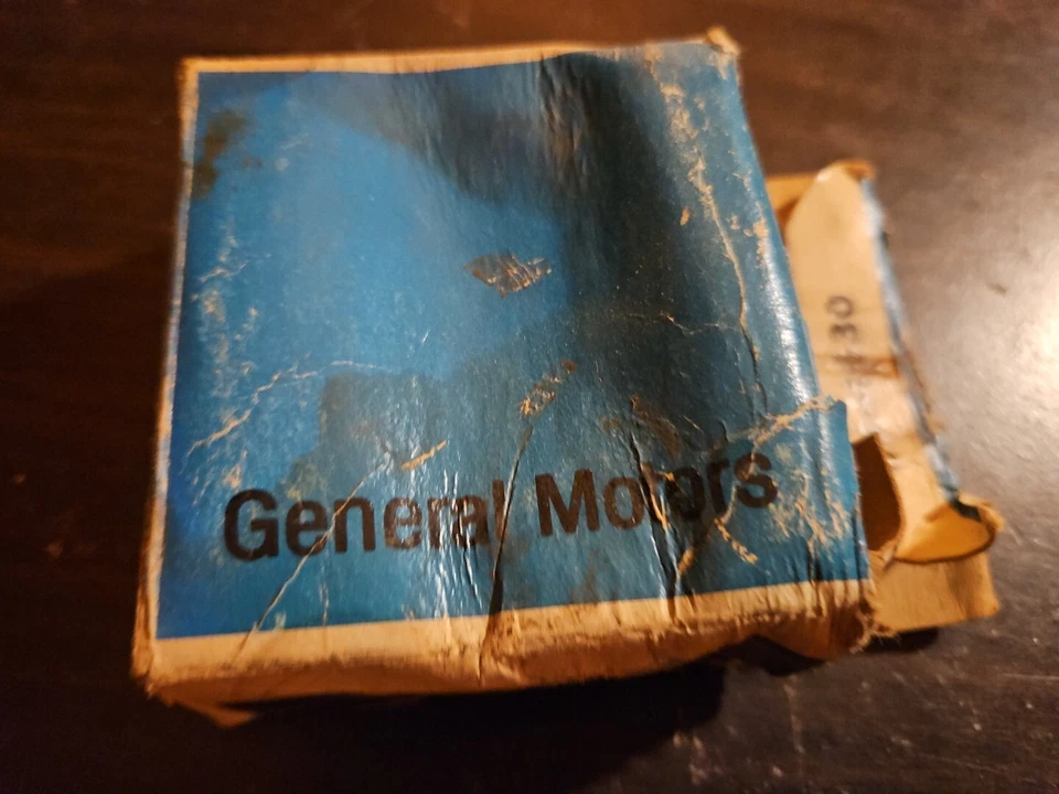 Rodamiento de rodillos cónicos NOS GM 7451286 para camioneta Chevy C10 C20 GMC C35/C3500 Foto 2 de 4