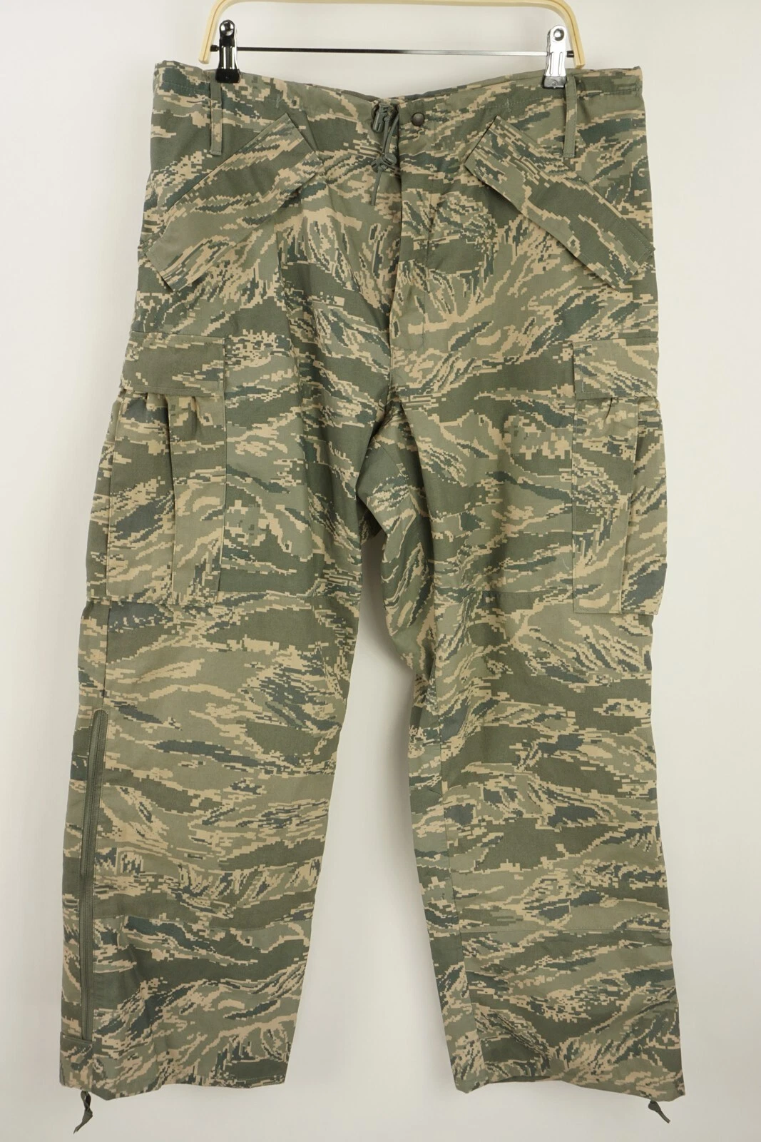 Barrier Wear Military Issue Men's Medium APEC Green Camo Waterproof Cargo Pants