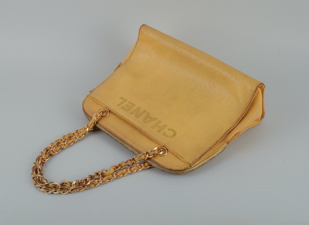 CHANEL　　VINTAGE　made in ITALY s-l1200.jpg