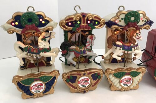 Mr. Christmas Holiday Carousel 6 Horses 21 Songs Lights 1992 VIDEO-READ - Picture 2 of 9