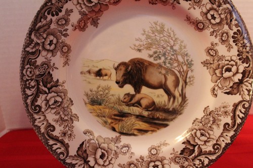 Spode Woodland Dinner Plate, 10.5 Inch - Bison and Calf - Picture 3 of 8