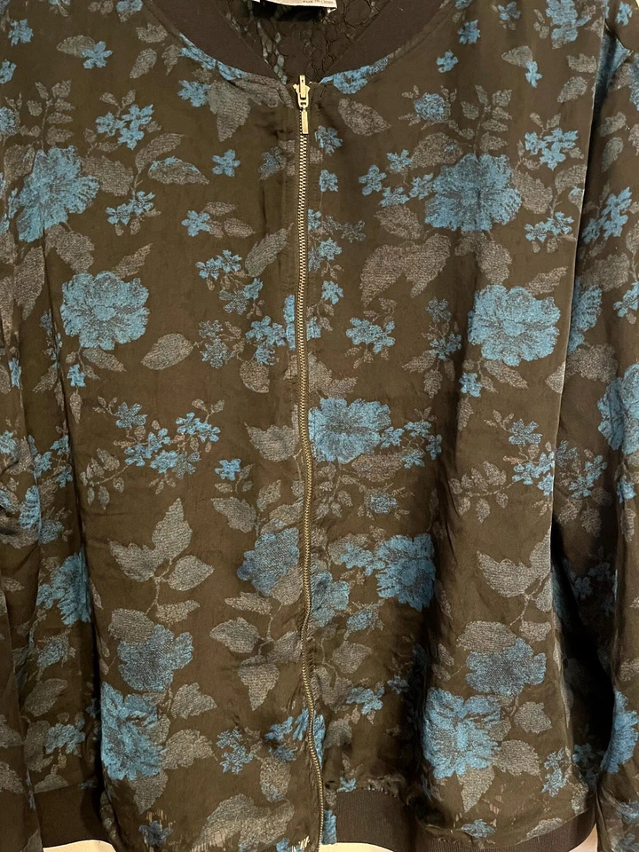 Camisa Ruff Hewn Floral Cremallera Talla 3X Encaje Negro y Azul Foto 2 de 4