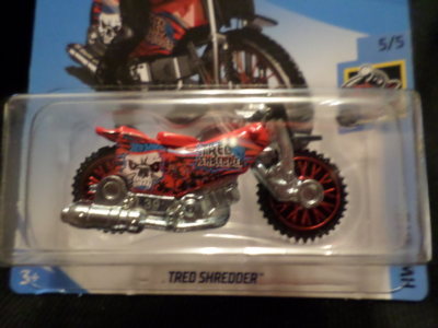 HW HOT WHEELS 2019 HW MOTO #5/5 TRED SHREDDER RED  HOTWHEELS VHTF