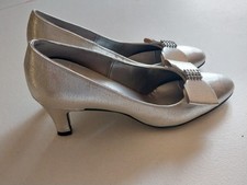 VTG 50S 60S METALLIC DEVANNA ESQUE SILVER RHINESTONES BOW HEELS PUMPS SHOES 6.5A