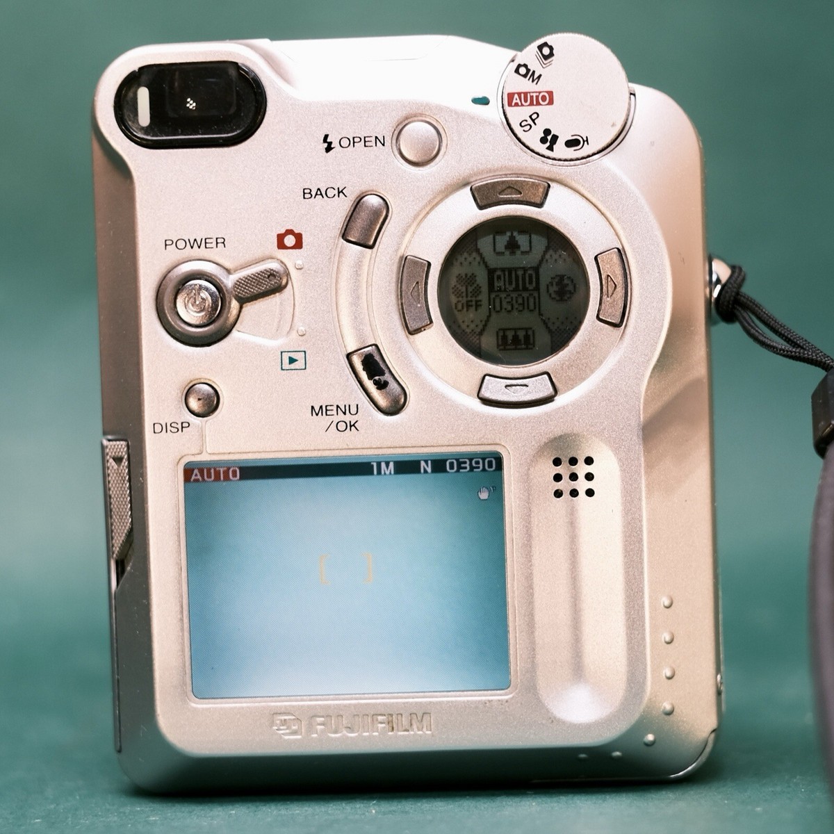 fujifilm finepix 6800 zoom 3.3 CCD SENSOR, 128mb Card New Battery