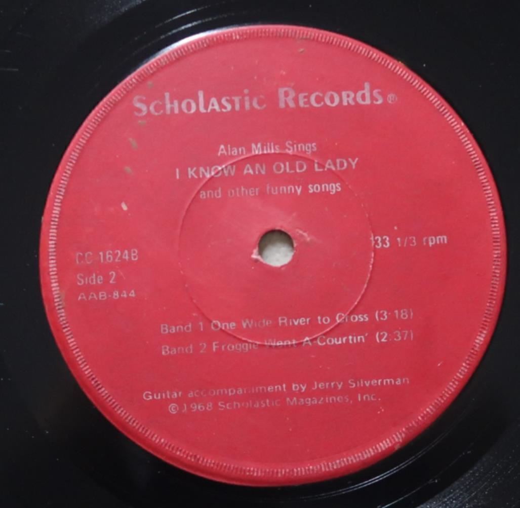 ALAN MILLS SINGS I KNOW AN OLD LADY AND OTHER FUNNY SONGS SCHOLASTIC 7" 33 18-59