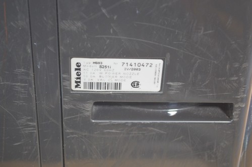 Miele S251i Red Canister Bagged Vacuum Cleaner Tested and working + HOSE - Picture 6 of 9