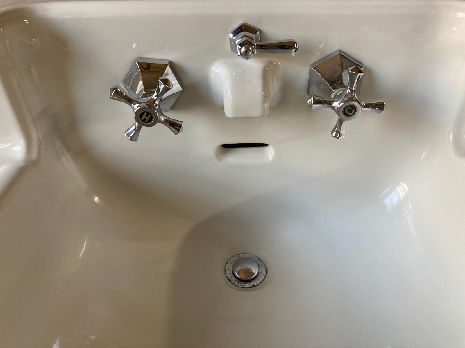 Vtg Mid Century White Bath Wall Sink Chrome legs Towel Bars Old