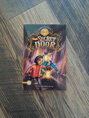 Good & Beautiful The Secret Door - Jenny Phillips (Good)