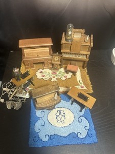 Dollhouse Furniture 2 Sewing Tables w/machines, 2 Light Fixtures,1 Piano &more!