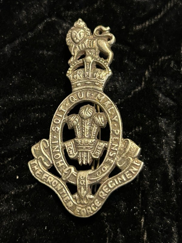 Original WW1 British Army India Frontier Force Cap Badge