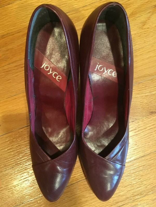 Classic Joyce dark burgundy shoes/heels/pumps, sz. 9N 