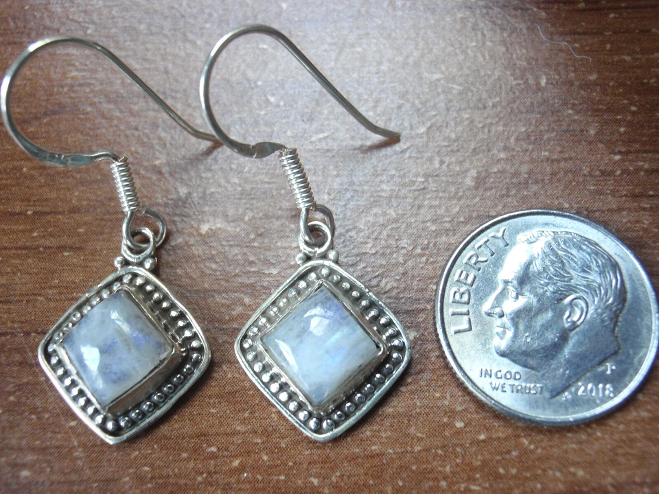 Pendientes colgantes cuadrados de piedra lunar con detalles de puntos de plata de ley 925 f106a Foto 2 de 2