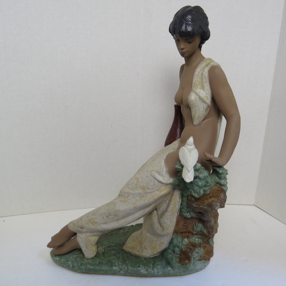 ★ リヤドロ　LLADRO 裸婦 NUDE　Full Body Statue LLADRO SOLITUDE NUDE BEAUTY WOMEN DOVE 1994-99 PORCELAIN FIGURINE
