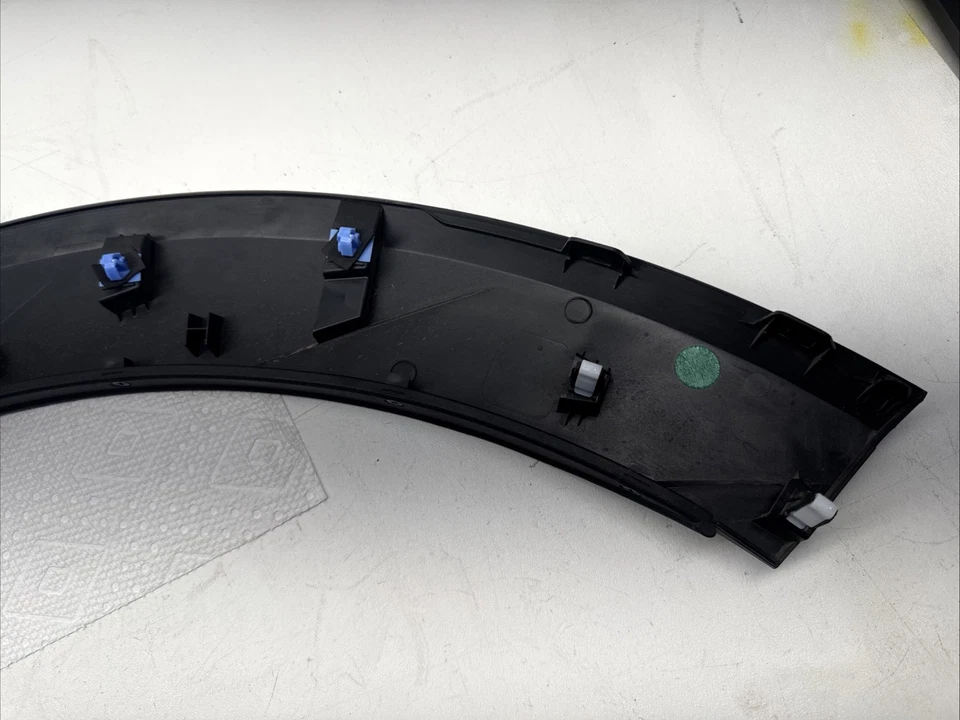 ORIGINAL Kia Sportage 2023-2024 REAR Right Fender Wheel Molding 87742-P1000 - Image 3 of 4