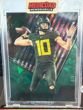 2023 Panini Chronicles Draft Picks FOTL Green Cracked Ice Justin Herbert /6