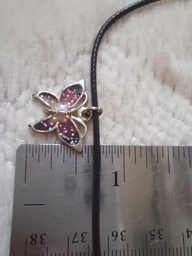 Collana vintage anni 90 stile Y2K anni 2000 corda con ciondolo farfalla smaltata tono argento - Foto 4 di 9