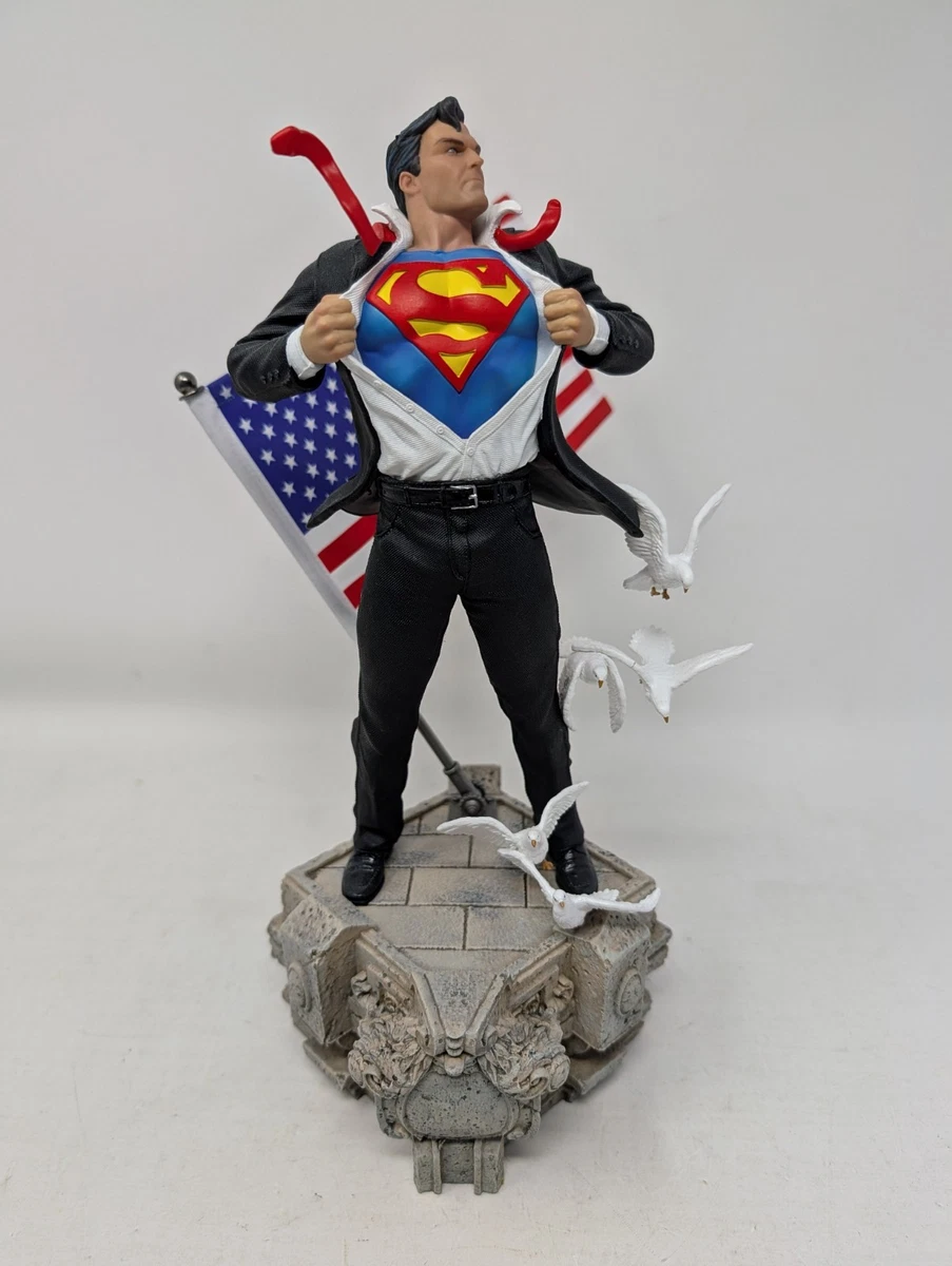 Statue DC Comics Clark Kent 1/10 Iron Studios