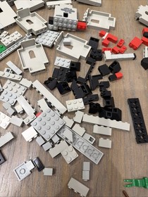 Vintage LEGO Set 6073 Knight's Castle 1984 Incomplete With Box Pls Read