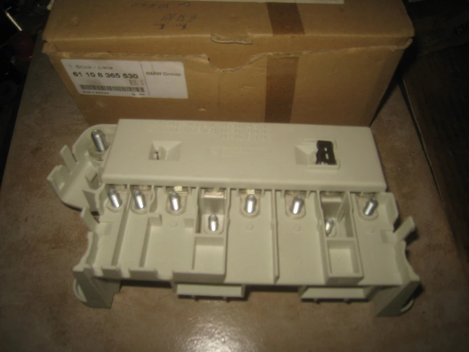 BMW 7 E38 5 E39 Scatola Fusibili 8-Faccia Junction 6110 8365530 - Immagine 2 di 3