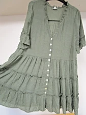 Avenue Dress Size 18