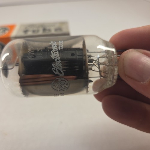 Tubo elettronico vintage GE 6KM6 non testato RIMBORSO SE È MALE - Foto 2 di 16