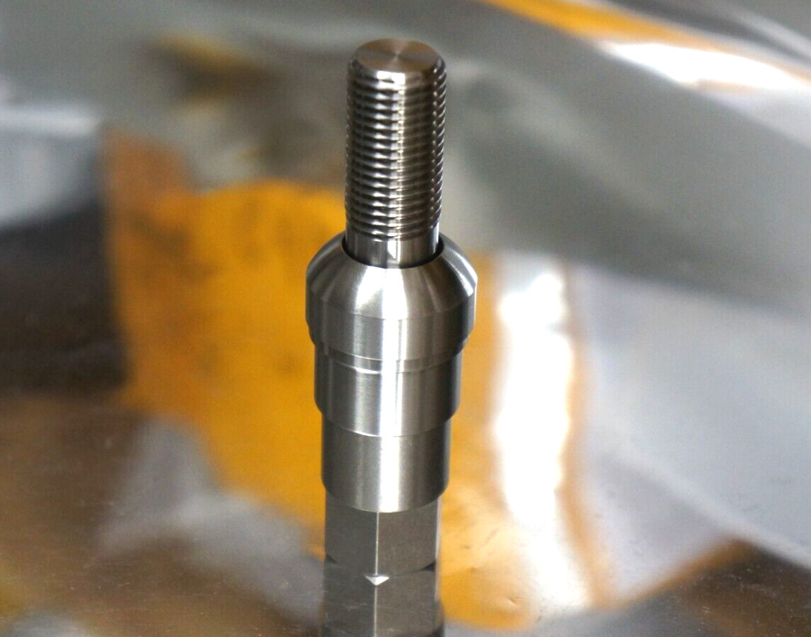 4x Locking 14x1.5 TITANIUM LUG BOLT Audi VW Bentley Mercedes Genesis