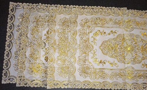Gold Lace Vinyl Placemats Set Of 4 Rectangle Table Decor 12”x18” - Picture 2 of 3