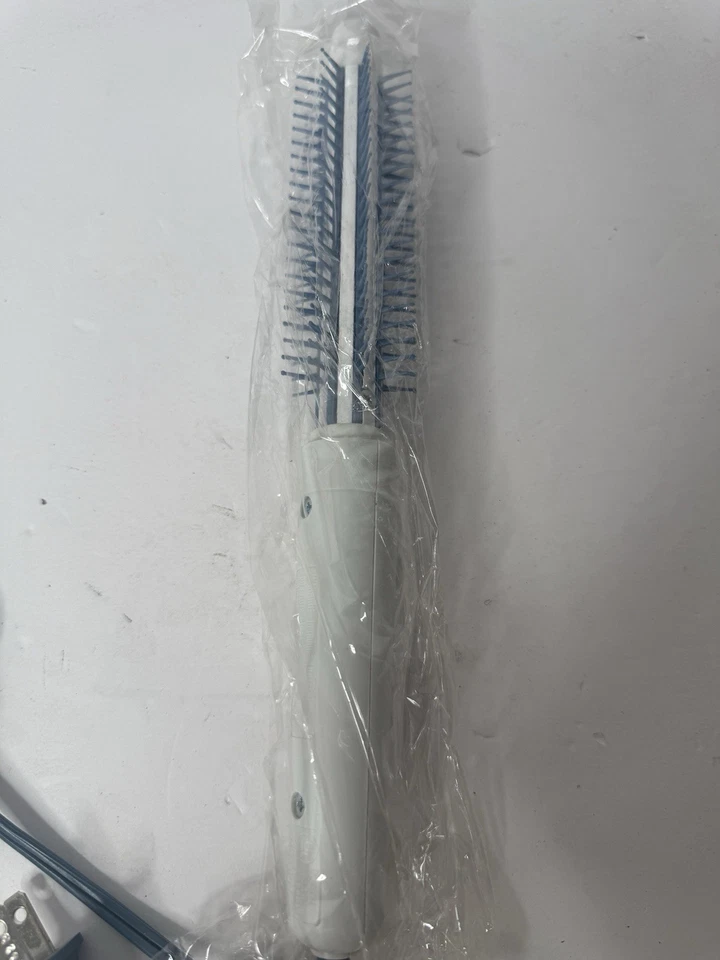 Vintage Windmere 3/4" Hot Curling Brush White Model HCB-1/219 Open Box - Image 2 of 4