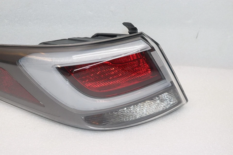 Luz trasera híbrida Hyundai Sonata 2015 2016 2017 pasajero derecho LED OEM 92401 E6 Foto 2 de 4